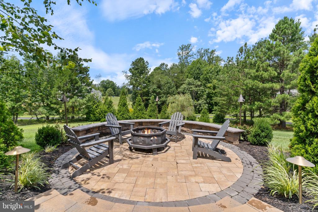 3227 HUNTSMAN DRIVE