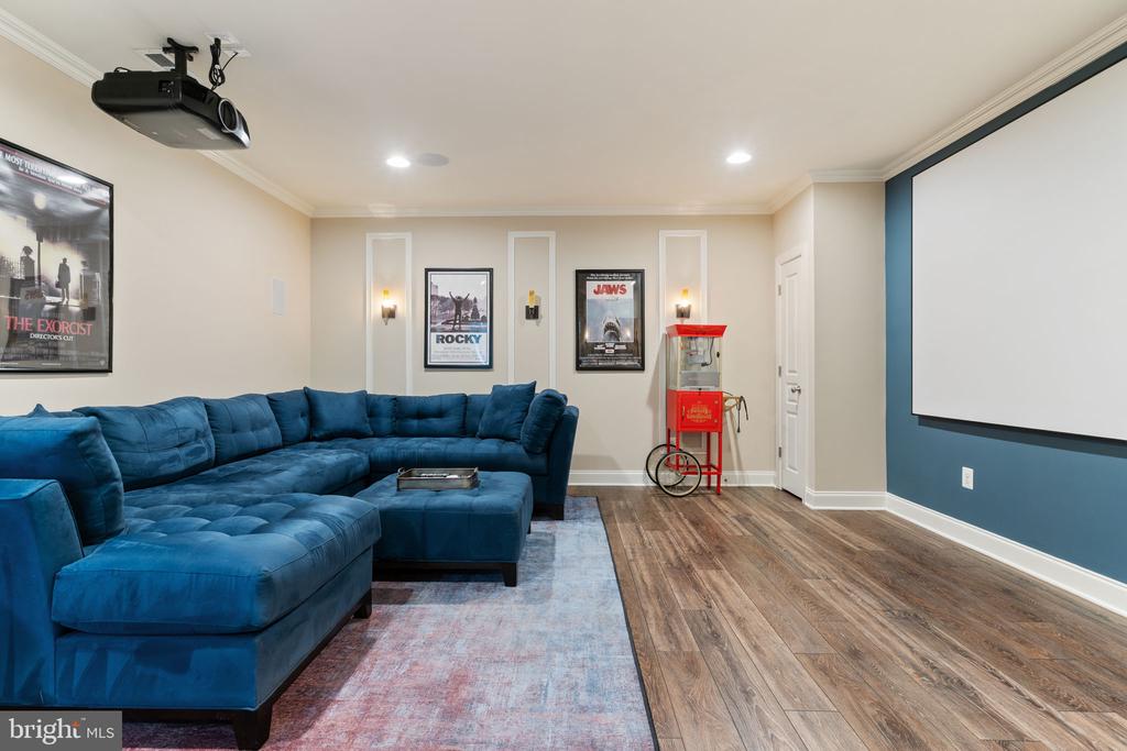 3227 HUNTSMAN DRIVE
