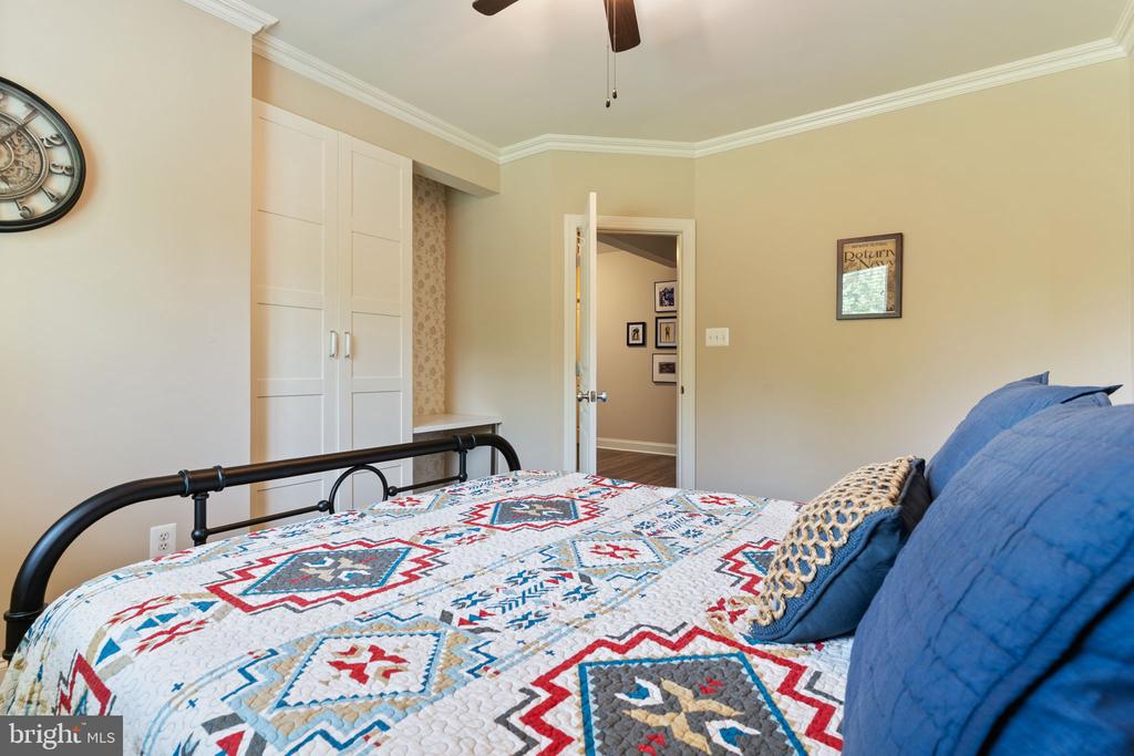 3227 HUNTSMAN DRIVE