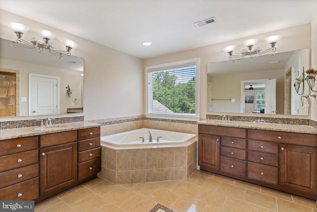 3227 HUNTSMAN DRIVE