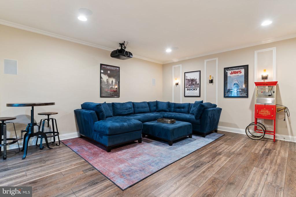 3227 HUNTSMAN DRIVE