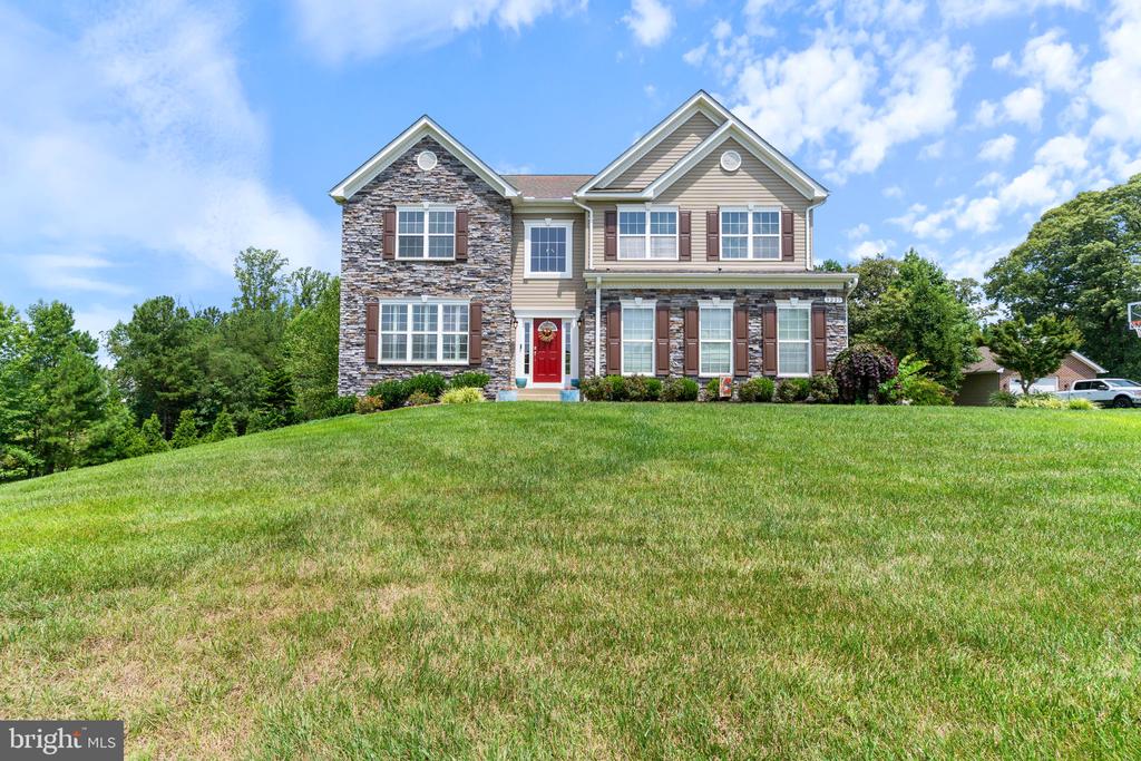 3227 HUNTSMAN DRIVE