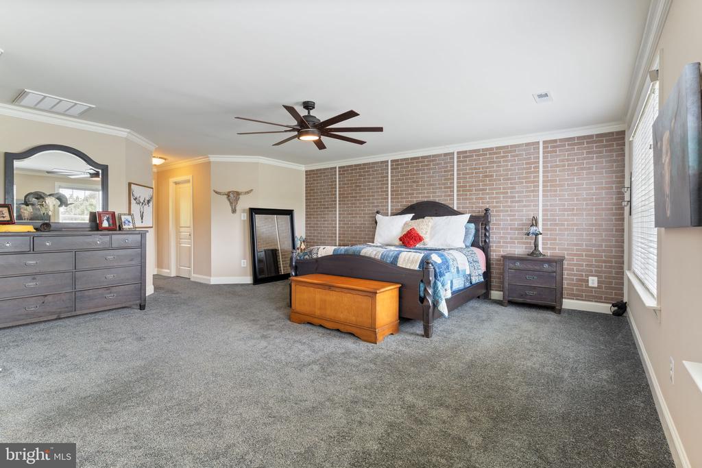 3227 HUNTSMAN DRIVE