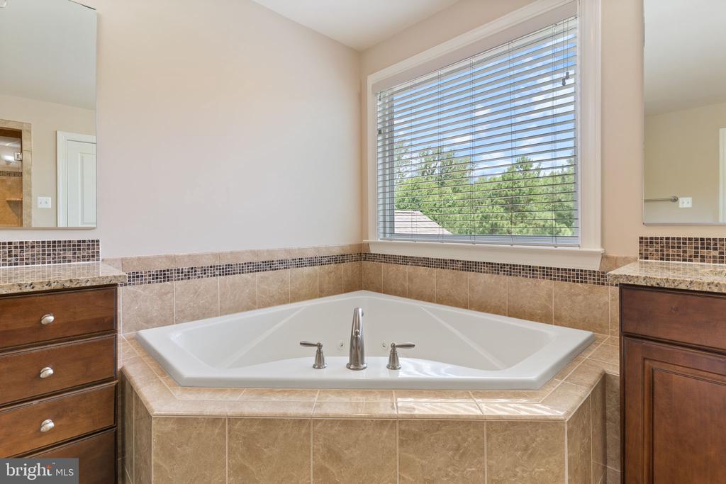 3227 HUNTSMAN DRIVE