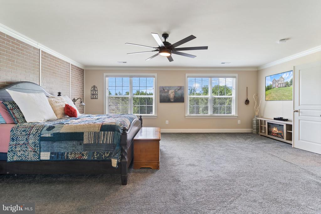 3227 HUNTSMAN DRIVE
