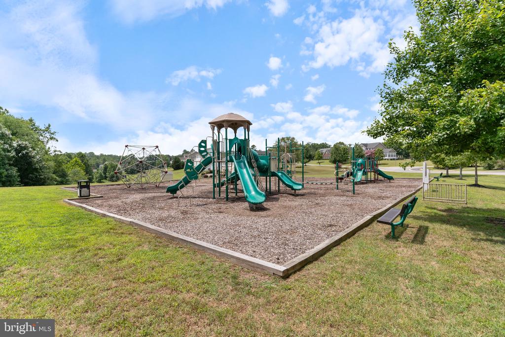 3227 HUNTSMAN DRIVE