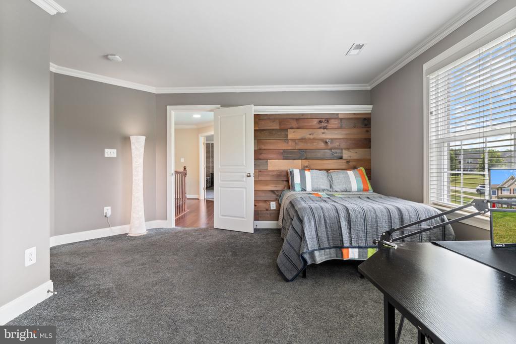 3227 HUNTSMAN DRIVE