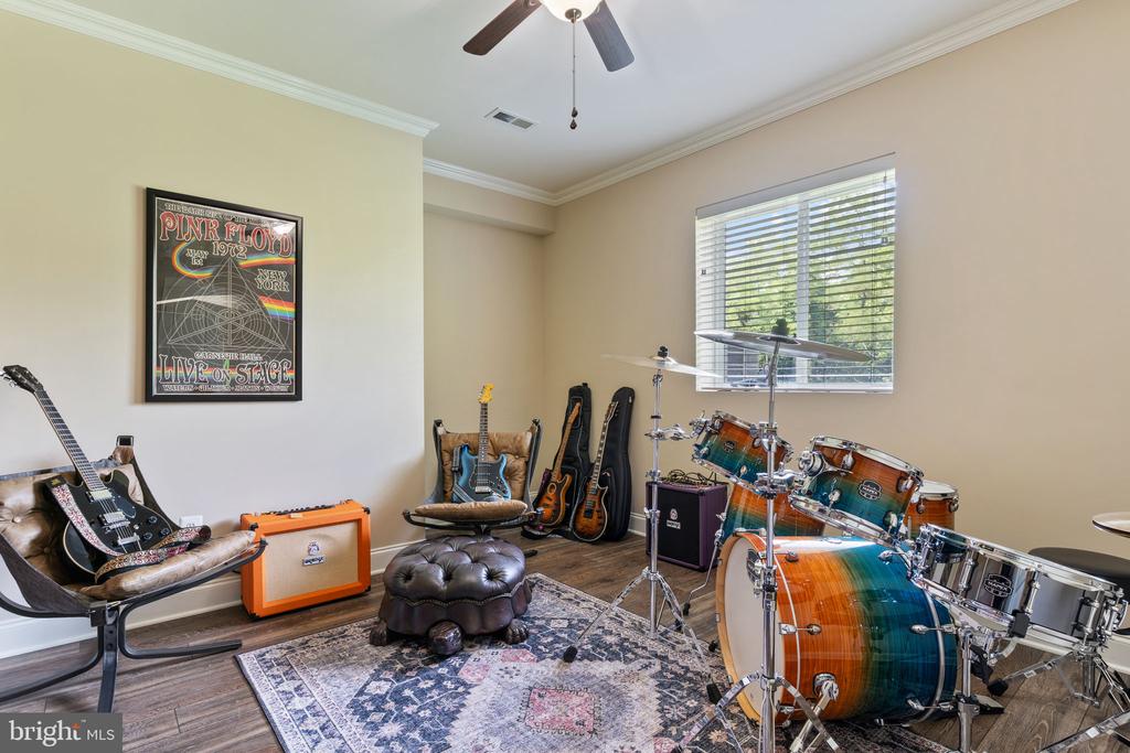 3227 HUNTSMAN DRIVE