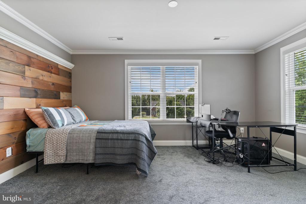 3227 HUNTSMAN DRIVE