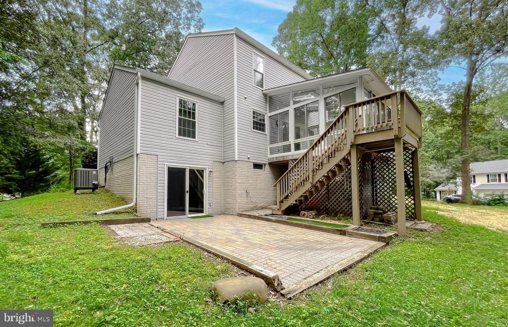 16415 Triple Crown Ct