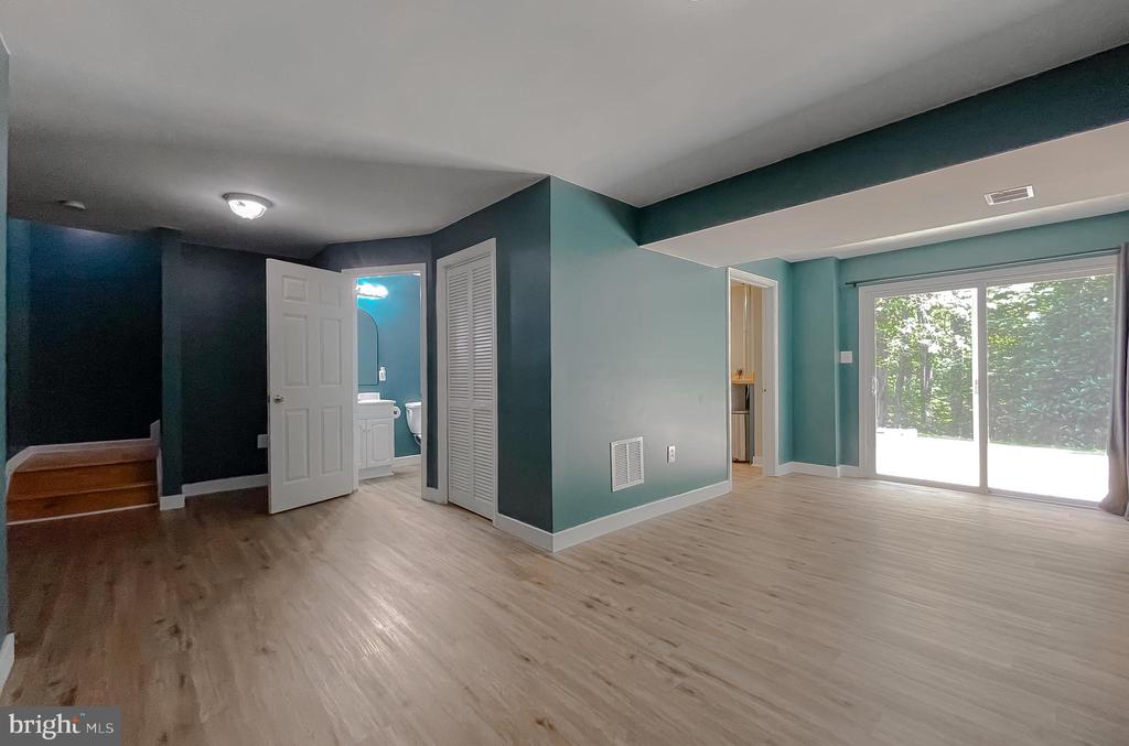 16415 Triple Crown Ct