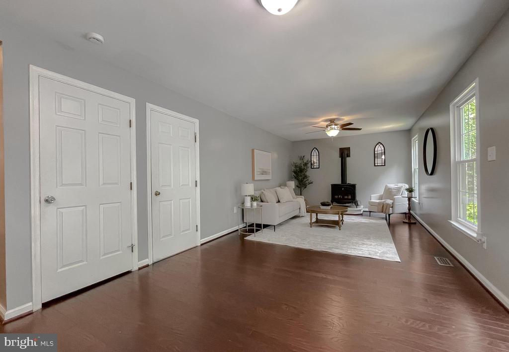 16415 Triple Crown Ct