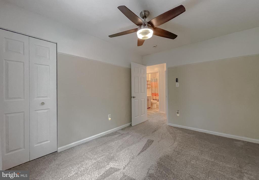 16415 Triple Crown Ct
