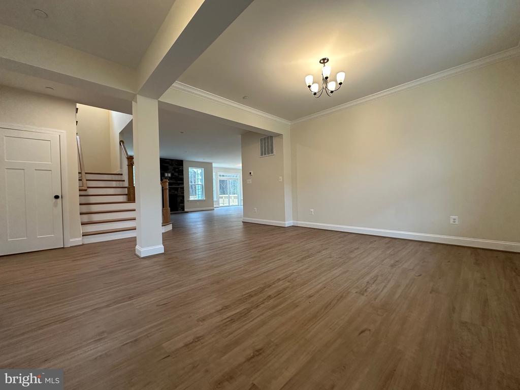 42625 Richly Ln
