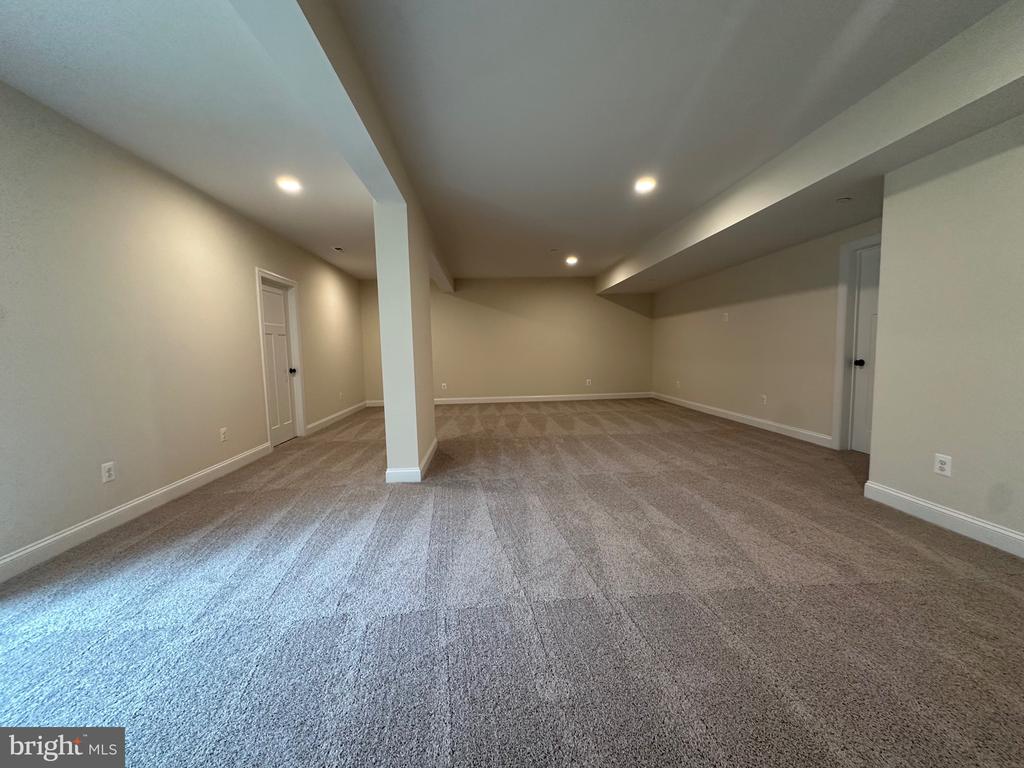 42625 Richly Ln