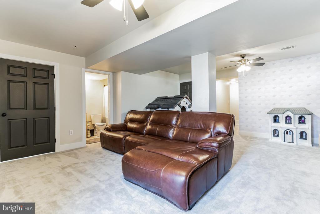23649 Quiet Oak Ct