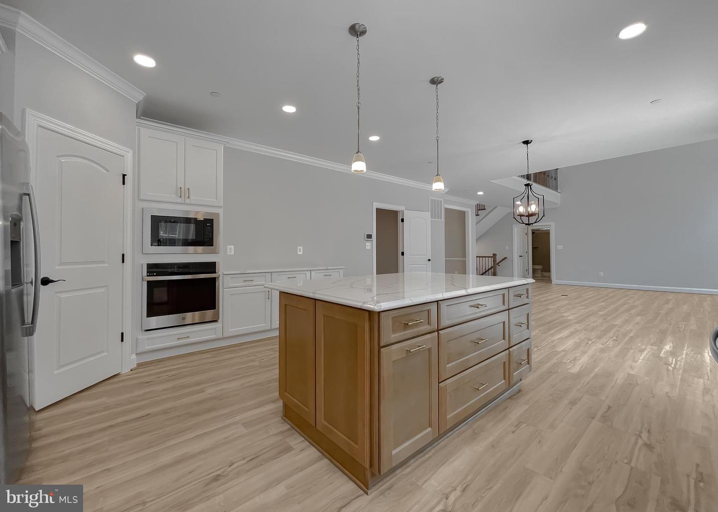 42619 Richly Ln