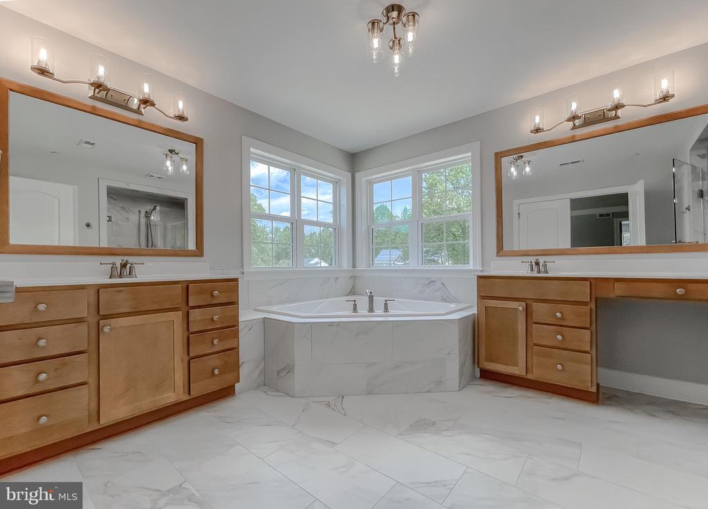 25884 Trojan Horse Ln