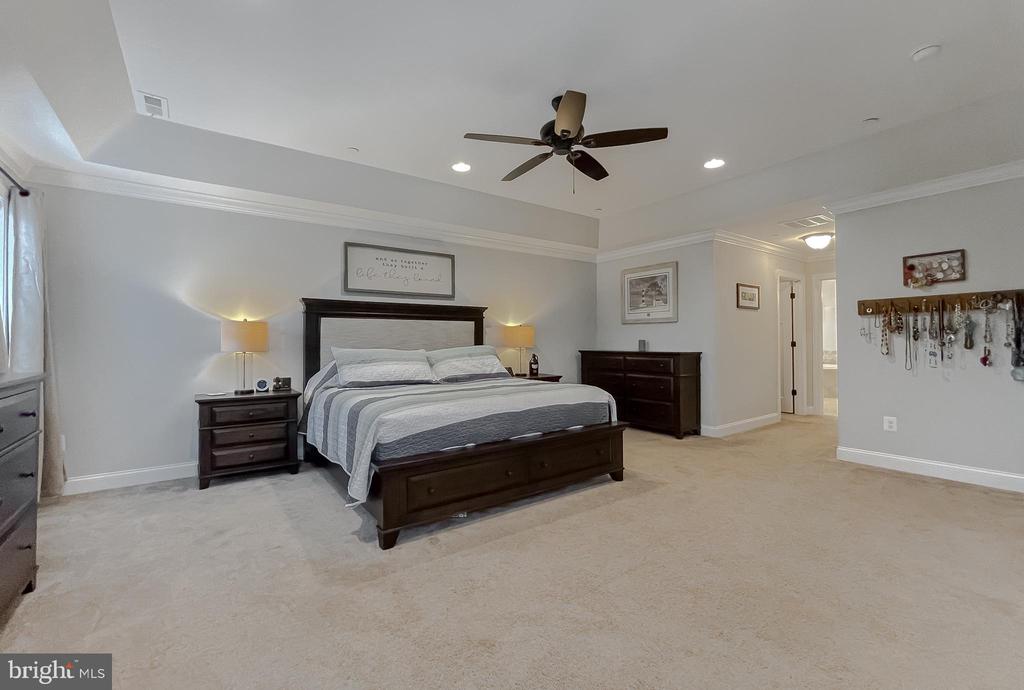 23055 Town Run Dr