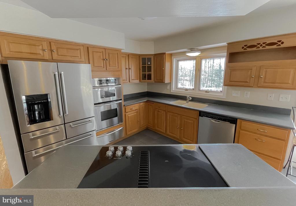 42285 Brook Manor Rd