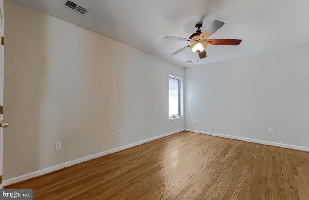 42285 Brook Manor Rd