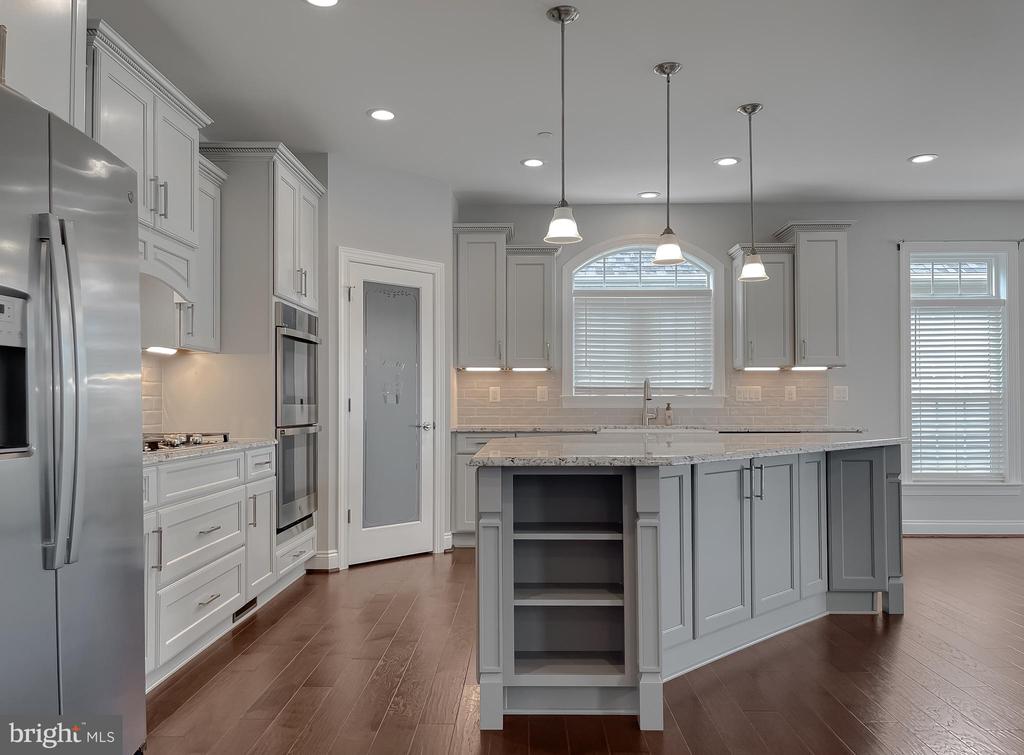 22064 Daffodil Ct