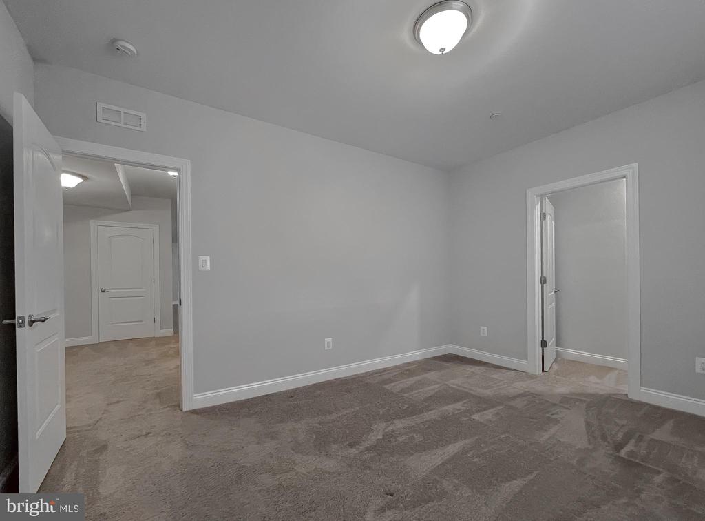22064 Daffodil Ct