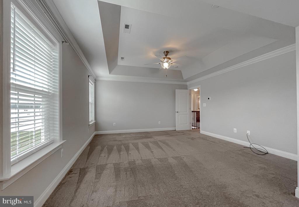 22064 Daffodil Ct