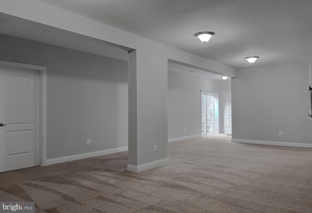 22064 Daffodil Ct