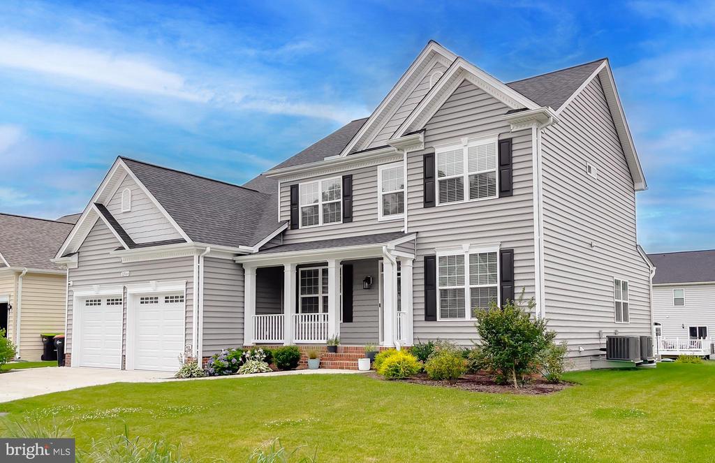 22064 Daffodil Ct
