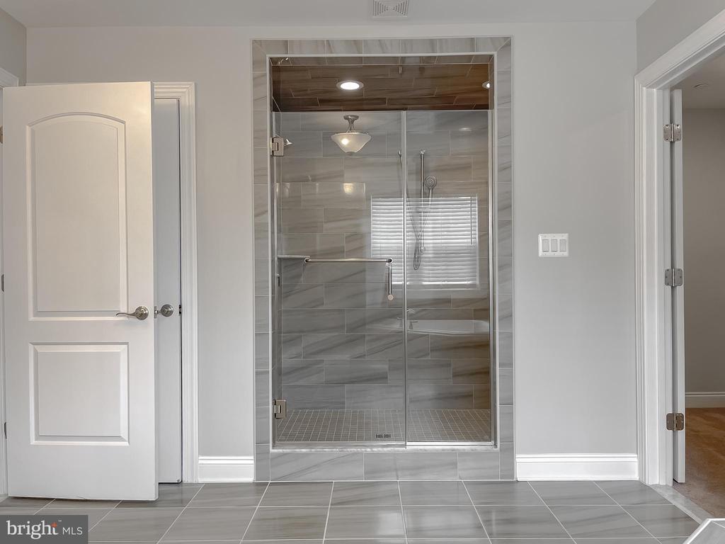22064 Daffodil Ct
