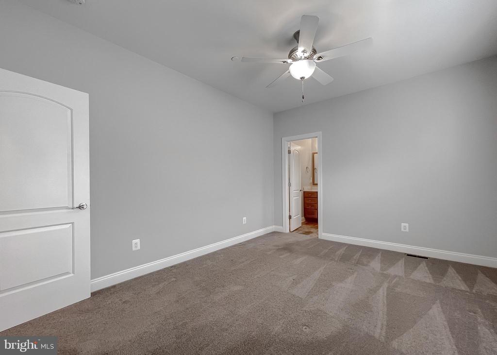 22064 Daffodil Ct