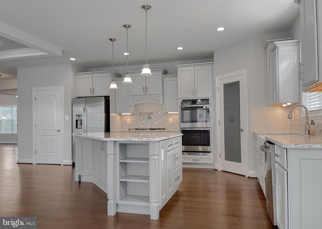 22064 Daffodil Ct