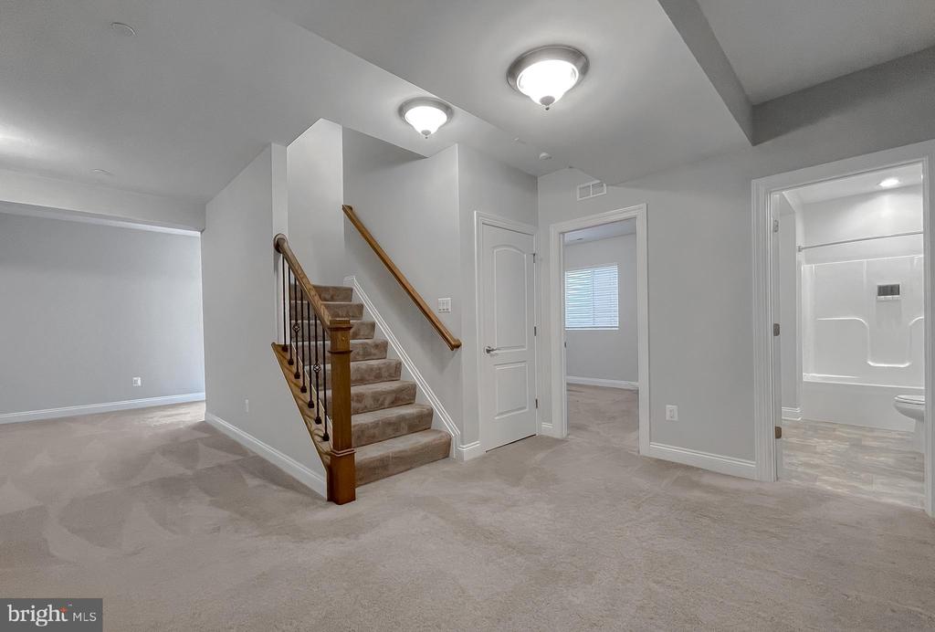 22064 Daffodil Ct