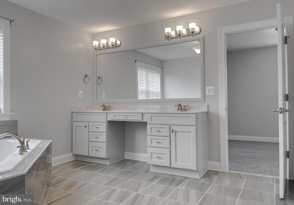 22064 Daffodil Ct