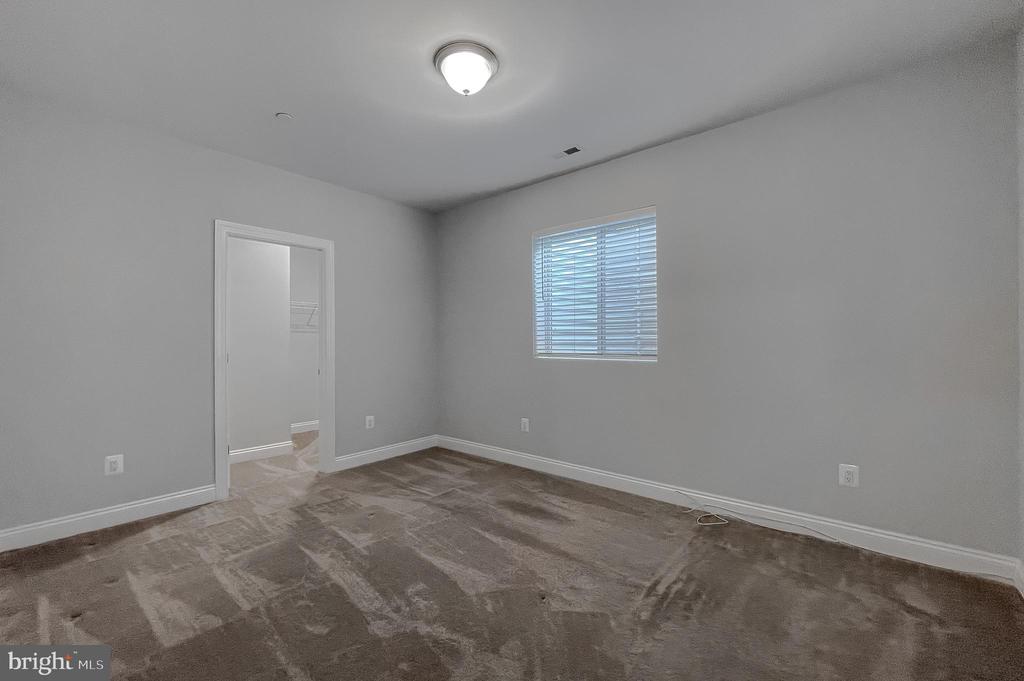 22064 Daffodil Ct