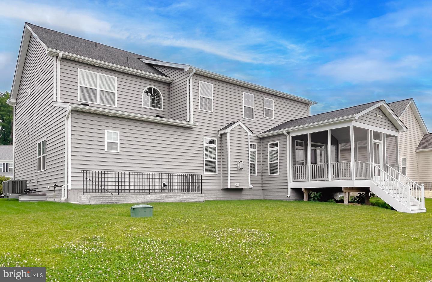 22064 Daffodil Ct
