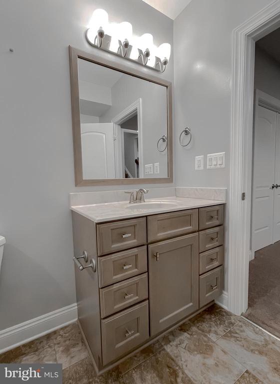 22064 Daffodil Ct