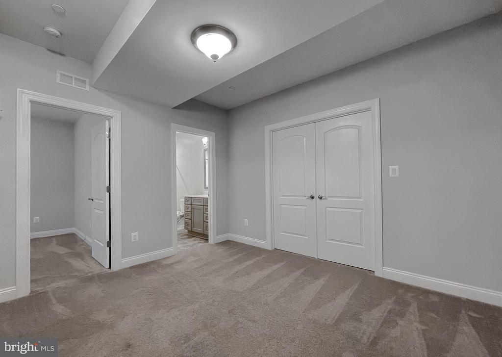 22064 Daffodil Ct