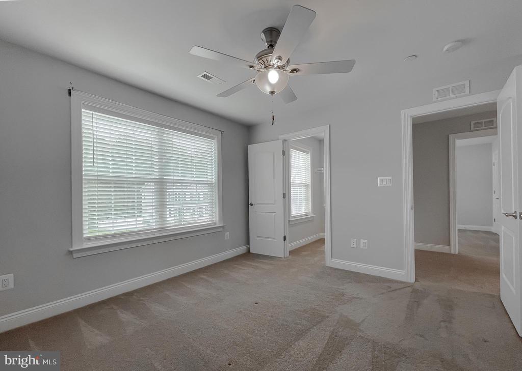 22064 Daffodil Ct