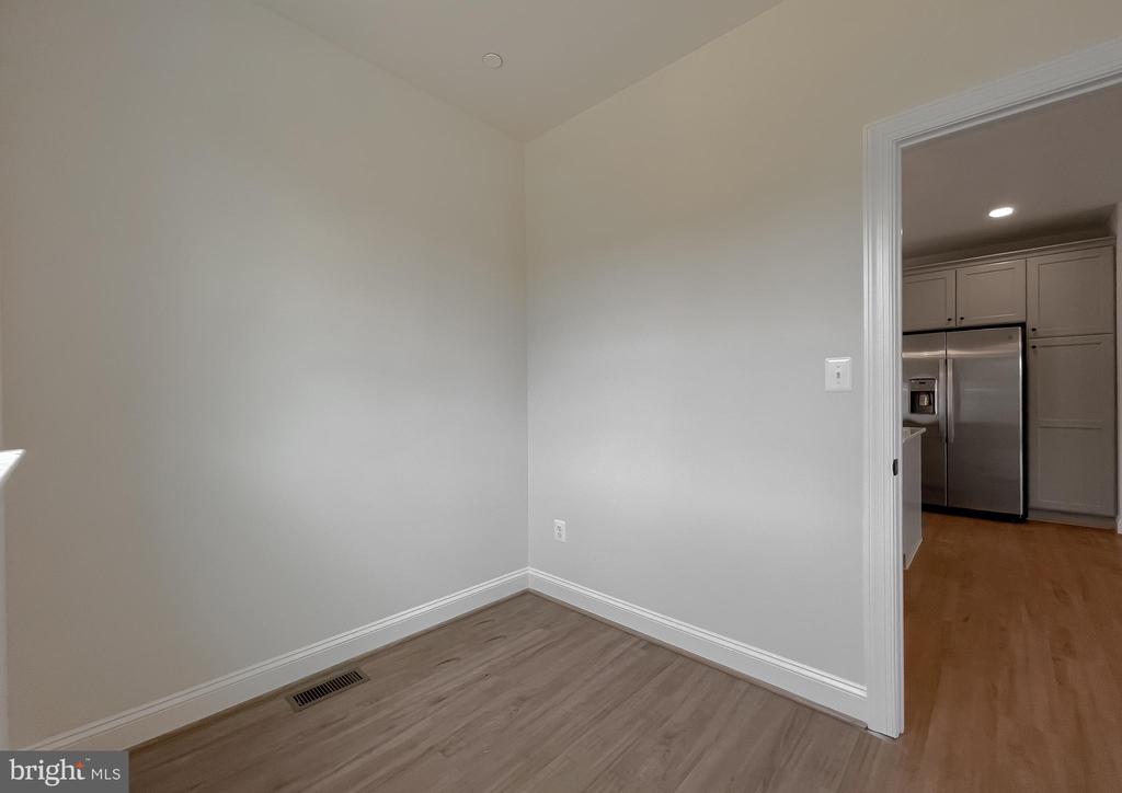 23712 DRAGONFLY LANE
