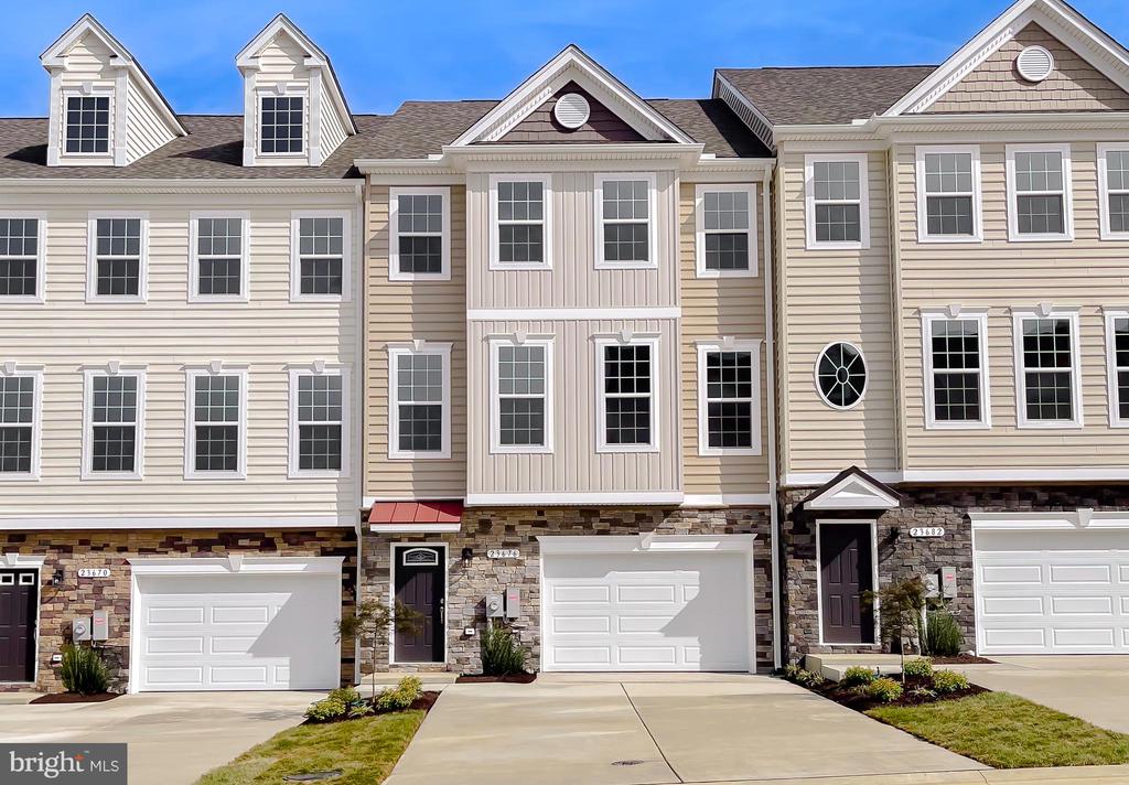 23724 DRAGONFLY LANE
