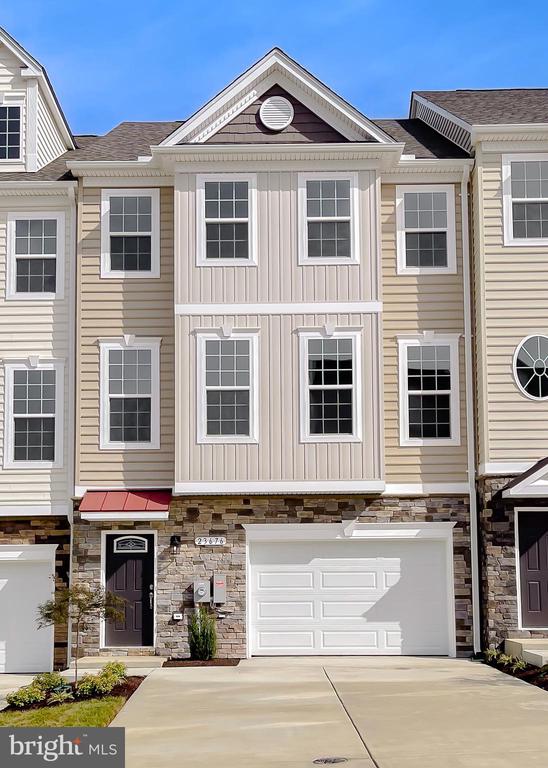 23724 DRAGONFLY LANE