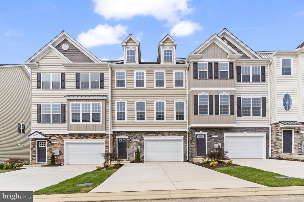 23694 DRAGONFLY LANE
