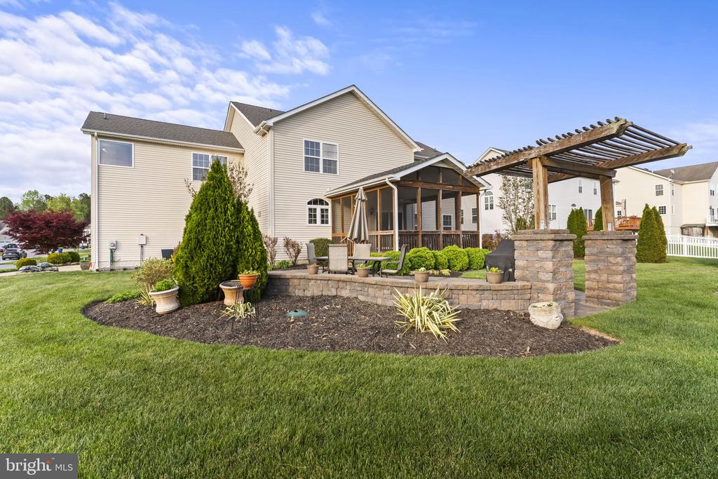 41389 HOLIDAY COURT