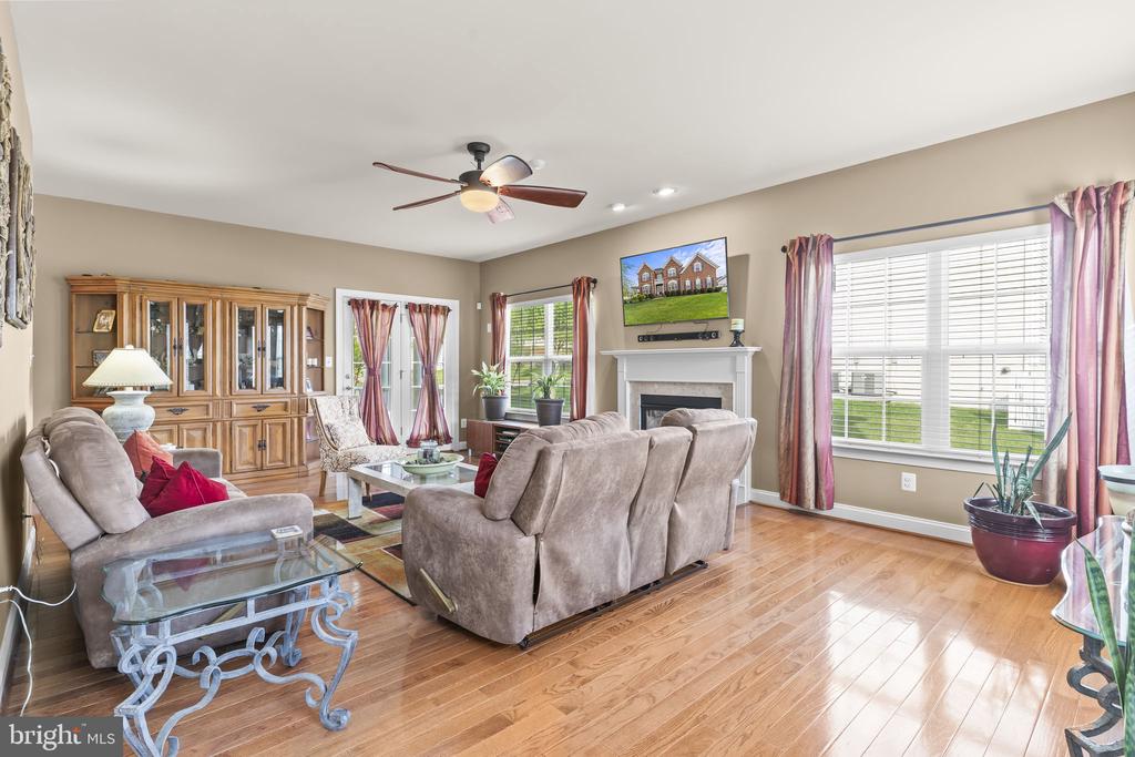 41389 HOLIDAY COURT