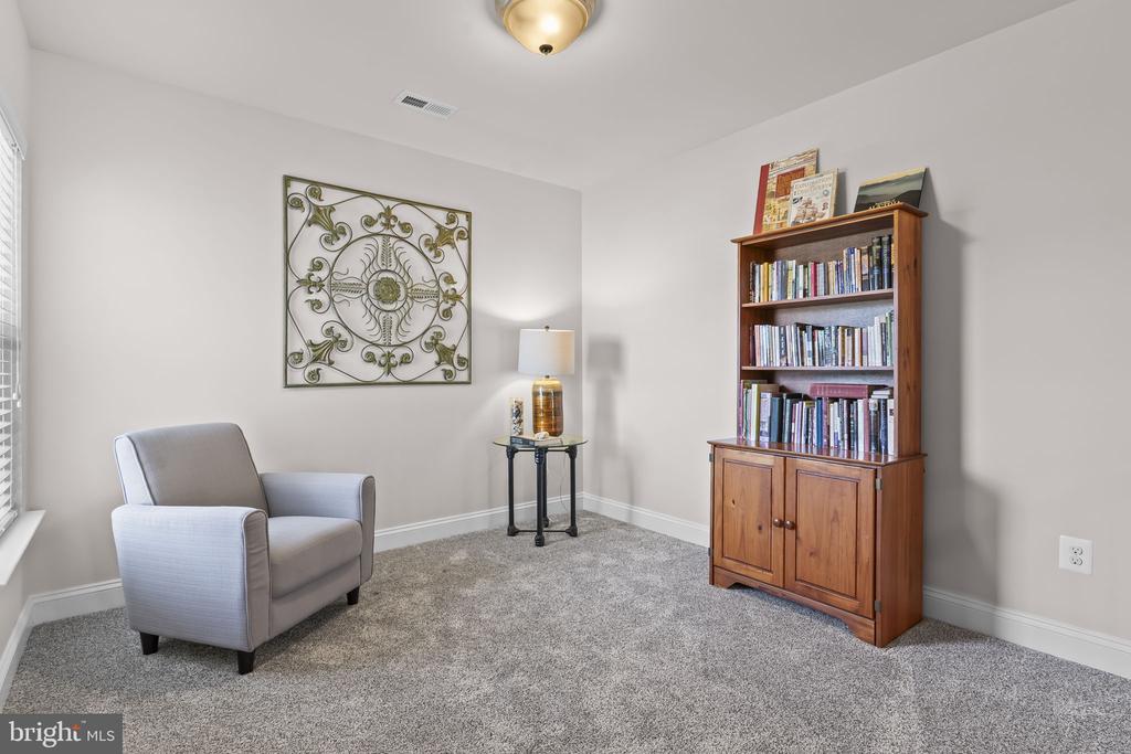 41389 HOLIDAY COURT
