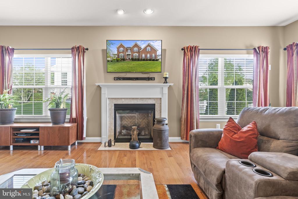 41389 HOLIDAY COURT