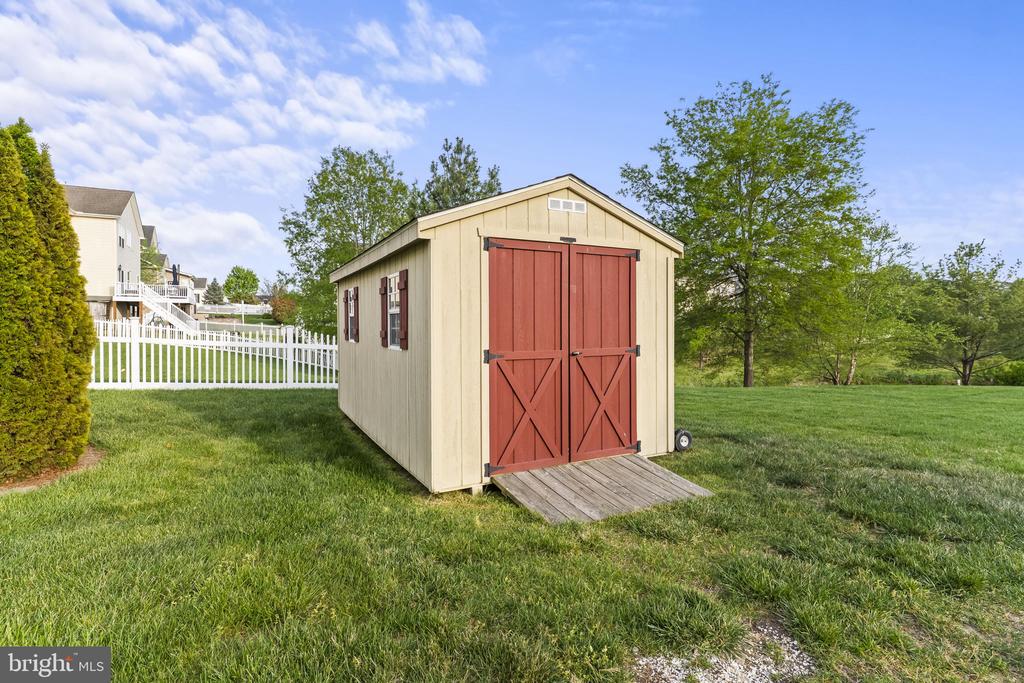 41389 HOLIDAY COURT