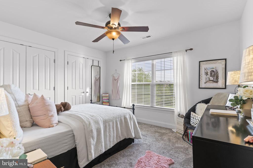 41389 HOLIDAY COURT